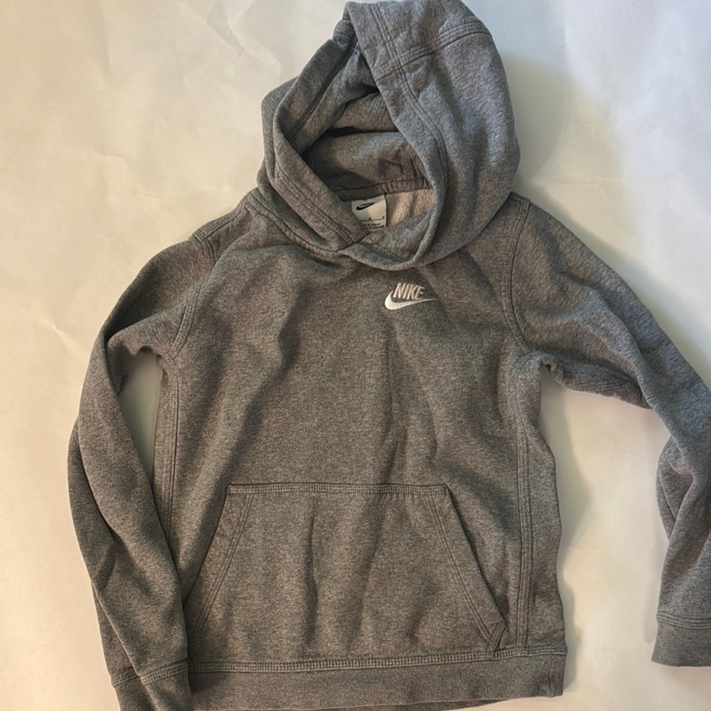 Nike Gray Sweatshirt Classic Athletic Style